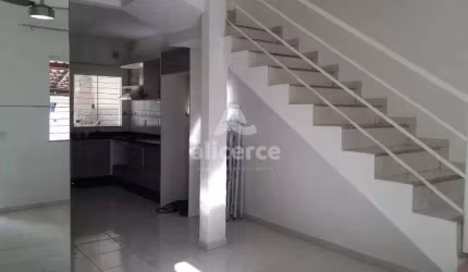 Sobrado à venda com 2 quartos , 70m² em Forquilhas São José