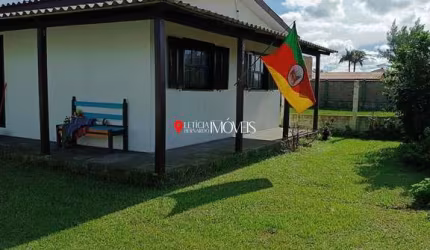 Casa em avenida principal , próxima ao mar