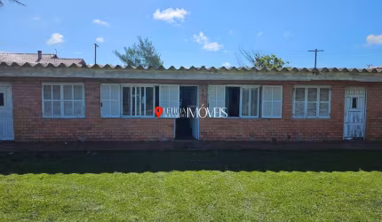 Pousada ou Casas Geminadas à venda - OPORTUNIDADE IMPERDÍVEL EM BALNEÁRIO PINHAL! 189mil