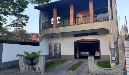 Sobrado com 3 dormitórios, 327 m² - venda por R$ 1.200.000,00 ou aluguel por R$ 9.125,41/mês - Centro - Arujá/SP
