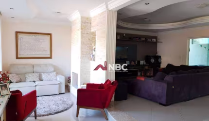 Casa com 4 dormitórios à venda, 303 m² por R$ 1.600.000,00 - Condomínio Country Club - Arujá/SP