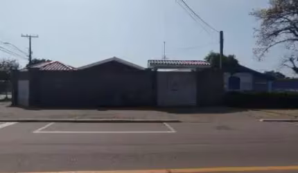 CASA COM QUARTOS/SALAS - COMERCIAL - BAIRRO PORTO DAS LARANJEIRAS