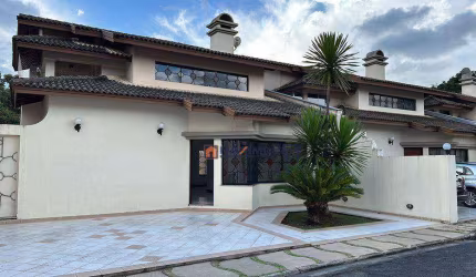 Casa com 3 dormitórios para alugar, 192 m² por R$ 6.978,00/mês - Jardim Siriema - Atibaia/SP