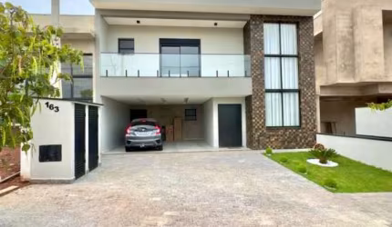 Luxuosa casa em condomínio à venda em Boituva-SP, no Portal Ville: 3 quartos, 3 suítes, 3 banheiros, 4 vagas de garagem, 244,44m².
