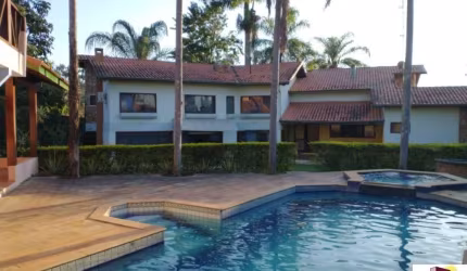 Imperdível casa à venda em Boituva-SP, no Condomínio Residencial Saint Claire: 4 quartos, 1 suíte, 2 salas, 5 banheiros, 4 vagas, 556,90 m².