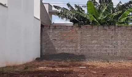 TERRENO COM ÓTIMA TOPOGRAFIA, COM 250 MTS, NUM DOS MELHORES BAIRROS DE BOITUVA, PORTAL VILLE PRIMAVERA.