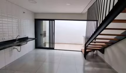 Sobrado novo no Portal Ville Azaléia, 2 suítes.