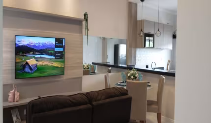 Apartamento Mobiliado Portal Ville Azaléia, 02 dormitórios sendo 01 suite, 01 vaga e área externa
