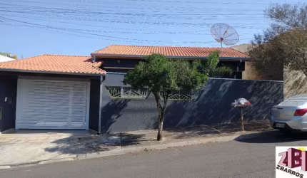 Casa a venda no bairro  De Lorenzi - 3 dormitórios, suite.