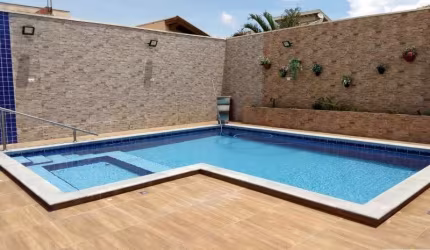 CASA ALTO PADRÃO EM CONDOMINIO FECHADO PORTAL DAS ESTRELAS, 4 DORMITÓRIOS SENDO 2 SUITES. AR CONDICIONADO, ARMÁRIOS TOTAL E PISCINA