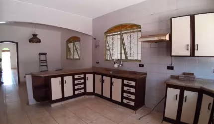 Imperdível: Casa à venda ou locação em Boituva-SP, bairro Cidade Jardim, 3 quartos, 1 suíte, 1 sala, 2 banheiros, 1 vaga, 150m².
