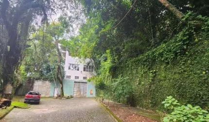 CAASA NA ILHA DA MADEIRA