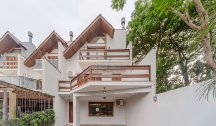 Casa com 3 quartos à venda na Rua Jayme Saul de Borba, 72, Guarujá, Porto Alegre por R$ 538.000