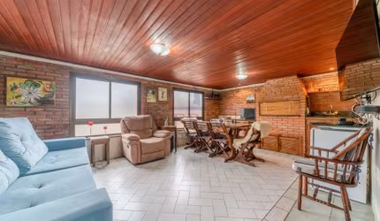 Casa em condomínio fechado com 3 quartos à venda na Rua Upamaroti, 640, Cristal, Porto Alegre por R$ 430.000