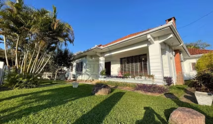 Casa com 3 quartos à venda na Rua Doutor Mário Totta, 331, Tristeza, Porto Alegre por R$ 1.060.000