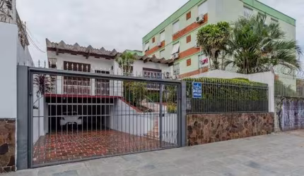 Casa com 5 quartos à venda na Avenida Chuí, 80, Cristal, Porto Alegre por R$ 1.200.000