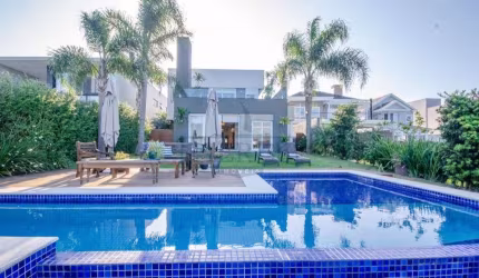 Casa em condomínio fechado com 4 quartos à venda na Avenida Juca Batista, 8000, Belém Novo, Porto Alegre por R$ 3.200.000