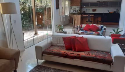 Casa com 3 quartos à venda na Rua Doutor Pitrez, 694, Ipanema, Porto Alegre por R$ 815.000