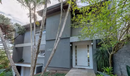 Casa com 3 quartos à venda na Padre Reus, 1340, Tristeza, Porto Alegre por R$ 1.235.000