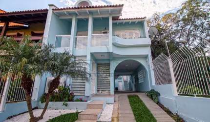 Casa com 3 quartos à venda na Rua Manauê, 174, Vila Assunção, Porto Alegre por R$ 1.100.000