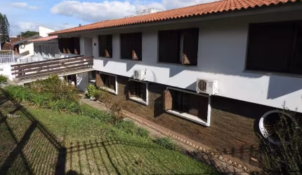 Casa com 5 quartos à venda na Rua Omagua, 68, Vila Assunção, Porto Alegre por R$ 2.870.000