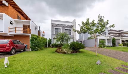 Casa em condomínio fechado com 3 quartos à venda na Avenida Juca Batista, 8000, Belém Novo, Porto Alegre por R$ 2.200.000