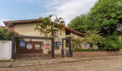Casa com 3 quartos à venda na Rua Cidreira, 150, Ipanema, Porto Alegre por R$ 650.000