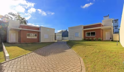 Casa em condomínio fechado com 3 quartos à venda na Rua Canísio Binsfeld, 226, Hípica, Porto Alegre por R$ 595.000