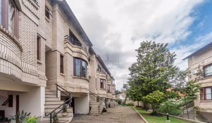 Casa em condomínio fechado com 3 quartos à venda na Rua Curupaiti, 260, Cristal, Porto Alegre por R$ 750.000