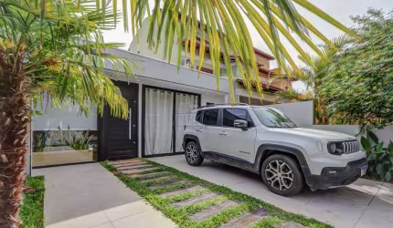 Casa com 2 quartos à venda na Travessa Nova Trento, 253, Tristeza, Porto Alegre por R$ 799.000