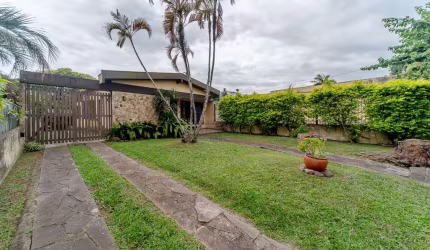 Casa com 3 quartos à venda na Avenida Imperial, 422, Ipanema, Porto Alegre por R$ 750.000