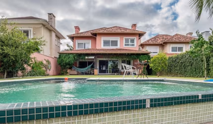 Casa em condomínio fechado com 4 quartos à venda na Avenida Juca Batista, 9000, Belém Novo, Porto Alegre por R$ 2.660.000