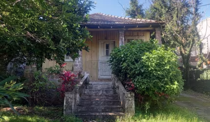 Casa com 2 quartos à venda na Avenida Copacabana, 759, Vila Assunção, Porto Alegre por R$ 1.325.000