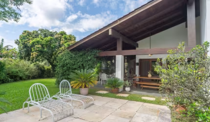 Casa em condomínio fechado com 3 quartos à venda na Avenida da Cavalhada, 5205, Cavalhada, Porto Alegre por R$ 4.900.000