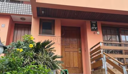 Casa em condomínio fechado com 3 quartos à venda na Rua Dona Ondina, 270, Menino Deus, Porto Alegre por R$ 950.000