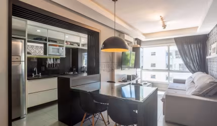 Apartamento com 3 quartos à venda na Avenida da Cavalhada, 4530, Cavalhada, Porto Alegre por R$ 400.000