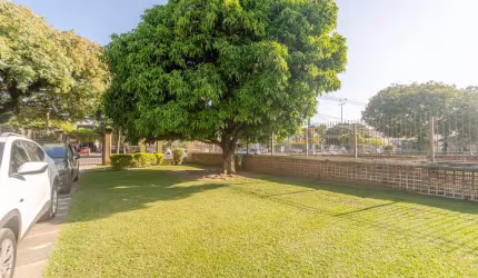 Casa com 3 quartos à venda na Avenida Juca Batista, 1190, Hípica, Porto Alegre por R$ 1.250.000