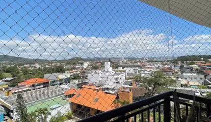 VENDE-SE APARTAMENTO MOBILIADO NO CENTRO DE PENHA- SC