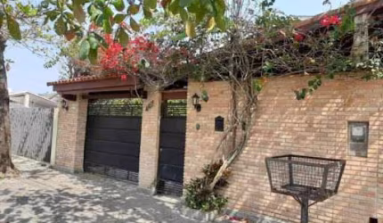 Casa com 5 dormitórios à venda, 260 m² por R$ 860.000,00 - Martim de Sá - Caraguatatuba/SP
