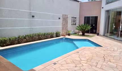 Jardim Ouro Verde com piscina
