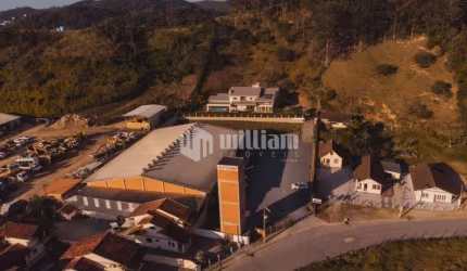 Barracão / Galpão / Depósito com 3 salas à venda no Nova Brasília, Brusque  por R$ 7.900.000