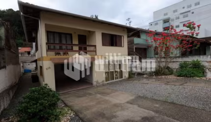 Casa com 4 quartos à venda no Azambuja, Brusque  por R$ 590.000