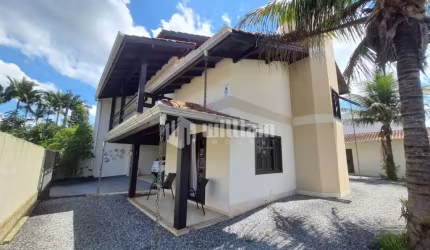 Casa com 3 quartos à venda no Limeira Baixa, Brusque  por R$ 820.000