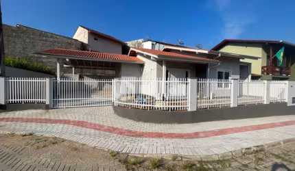 Casa com 3 quartos à venda no Tomás Coelho, Brusque , 118 m2 por R$ 589.000