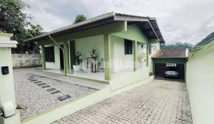 Casa com 3 quartos à venda no Bateas, Brusque , 238 m2 por R$ 990.000