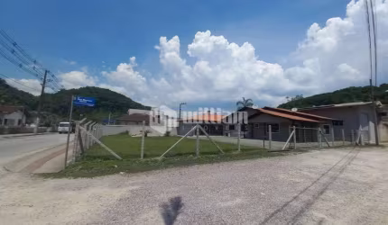 Casa com 3 quartos à venda no Bateas, Brusque , 195 m2 por R$ 1.500.000