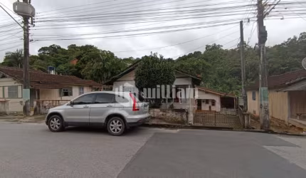Casa com 5 quartos à venda no Azambuja, Brusque  por R$ 600.000