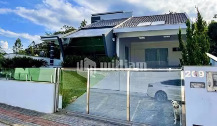Casa com 2 quartos à venda no Centro, Guabiruba  por R$ 1.200.000