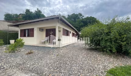 Casa com 3 quartos à venda no Carmelo, São João Batista , 98 m2 por R$ 550.000