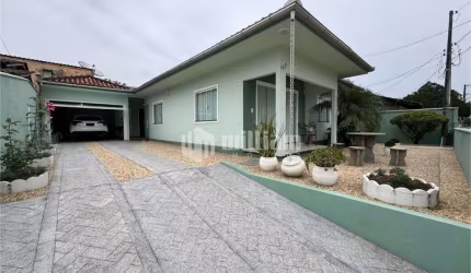 Casa com 2 quartos à venda no Santa Rita, Brusque , 119 m2 por R$ 890.000